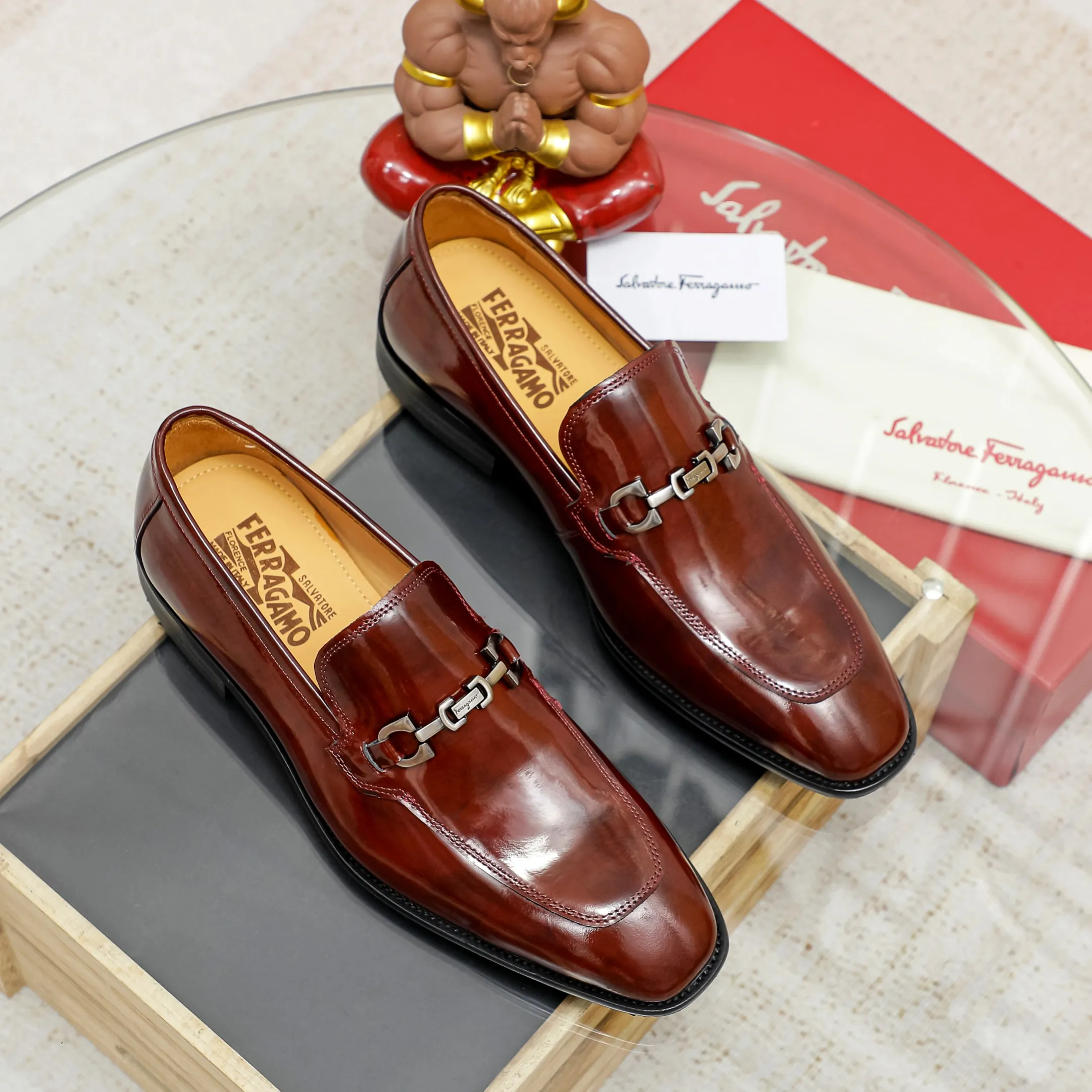 Men's shoes💰460🕷🕷[Ferragamo] Ferragamo's top men's business leather shoes💯Original copy of the official website, the upper is made of imported official website 1:1 material🍁Italian embossed cowhide🇮🇹Imported water-dyed leather lining. It’s definitely not made with ordinary craftsmanship, it’s the model used by celebrities! The factory’s craftsmanship is designed to create the most perfect shoes for trendy men! Code number 38-44 (45.46 customized) 3 colors, large quantities in stock